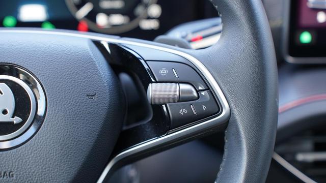 Skoda Kodiaq Selection 1,5 eTSI+7-Sitzer+ACC+Kamera+ 