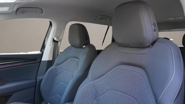 Skoda Kodiaq Selection 1,5 eTSI+7-Sitzer+ACC+Kamera+ 