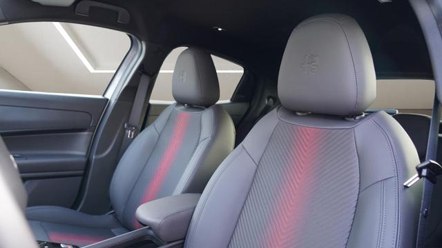 Alfa Romeo Junior 1.2 48V-Hybrid Speciale Hybrid Matrix-Sitzheizung-360°Parksensoren 