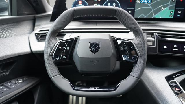 Peugeot 3008 GT 1.2 Hybrid 145PS Elekt.-Heckklappe-LED-Navi-Lenkrad Heizung 