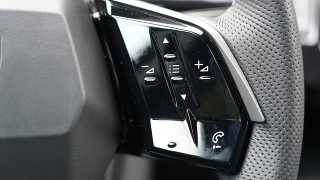 Peugeot 3008 GT 1.2 Hybrid 145PS Elekt.-Heckklappe-LED-Navi-Lenkrad Heizung 