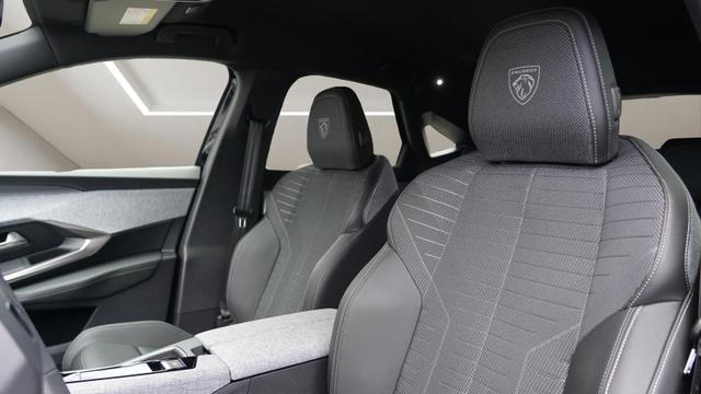 Peugeot 3008 GT 1.2 Hybrid 145PS Elekt.-Heckklappe-LED-Navi-Lenkrad Heizung 