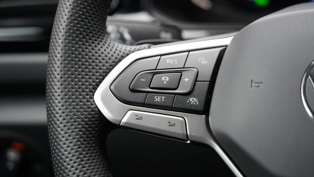 Volkswagen T-Roc R-Line Black Edition Edition+Pano mtl. ab 249&euro;* 