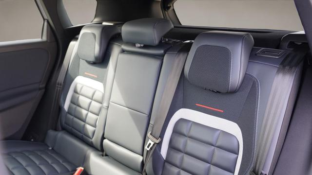 Citro&euml;n C5 Aircross Max 1.2 MHEV e-DCS6 145PS+PannenKit+BlackRoof Matrix-LED+BlackRoof**sofort verf&uuml;gbar** 