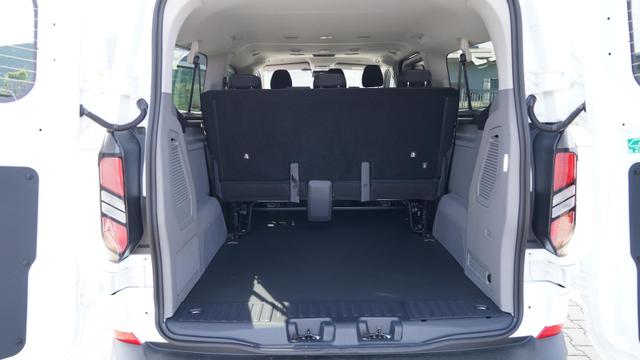 Ford Transit Custom L2H1 Kombi 320 2.0TDCi Trend 9-Sitzer 