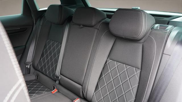 Skoda Karoq Sportline 4x4 2.0TDI DSG+AHK+elekt.Heckklappe 