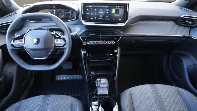 Peugeot 2008 Allure 1.2 Hybrid 145>LED>ACC>360&deg;Kamera 