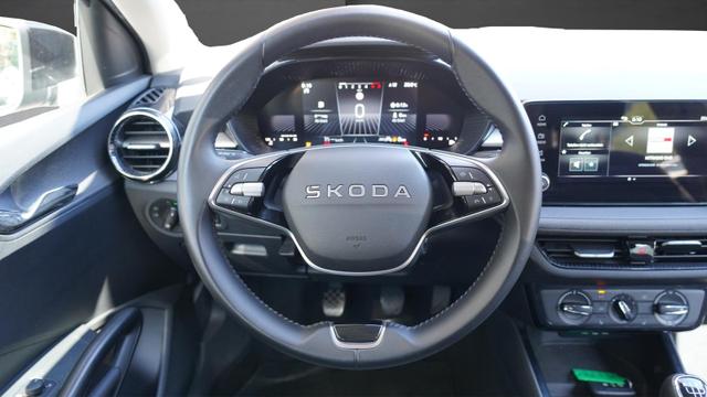 Skoda Fabia Young Edition 1.0 TSI GRA+Kamera+Sitzheizung+Tempomat+LED 