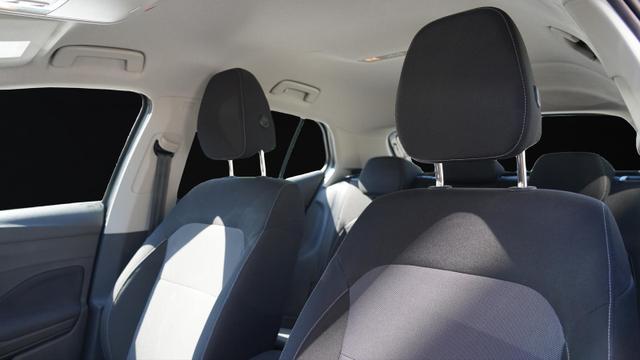 Skoda Fabia Young Edition 1.0 TSI GRA+Kamera+Sitzheizung+Tempomat+LED 