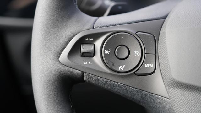 Opel Corsa GS 1.2 MHEV LED+Tempomat+Kamera 