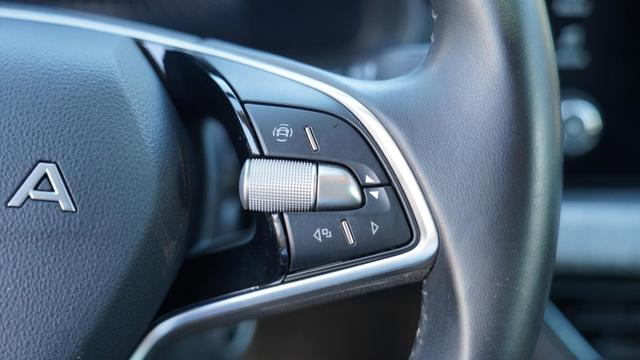 Skoda Kamiq Plus 1.0 TSI+Kamera+LED+Sitzheizung+Tempomat 