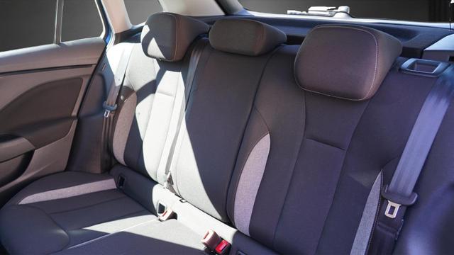 Skoda Kamiq Plus 1.0 TSI+Kamera+LED+Sitzheizung+Tempomat 