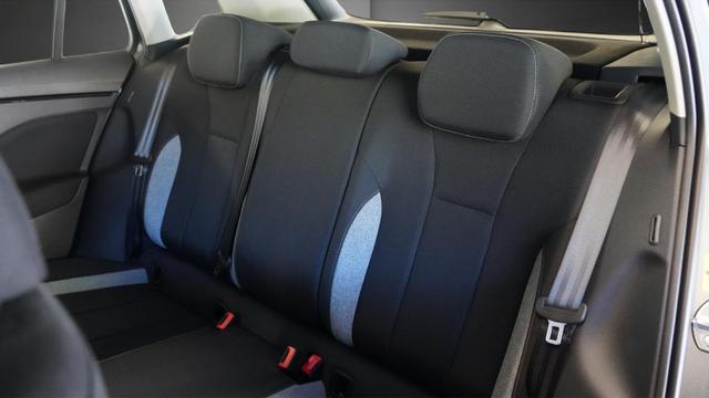 Skoda Kamiq Selection 1.5TSI DSG+KomfortPaket+AHK 