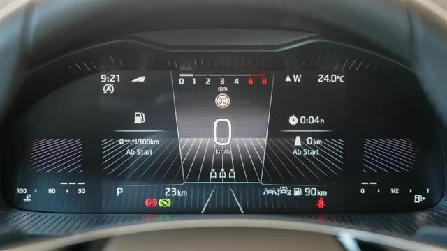 Skoda Kamiq Selection 1.5TSI DSG+KomfortPaket+AHK 