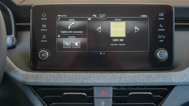 Skoda Kamiq Selection 1.5TSI DSG+KomfortPaket+AHK 