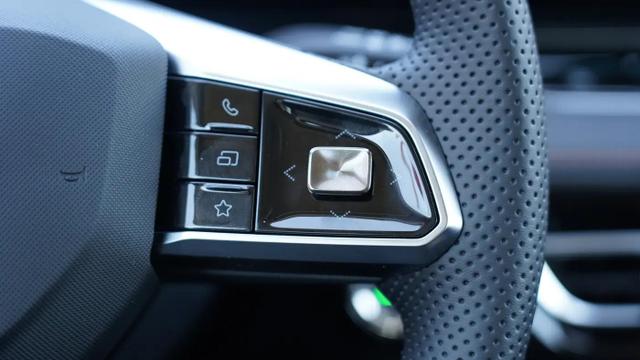 MG HS Luxury LUXURY>ACC>LED>Elekt.Heckklappe 
