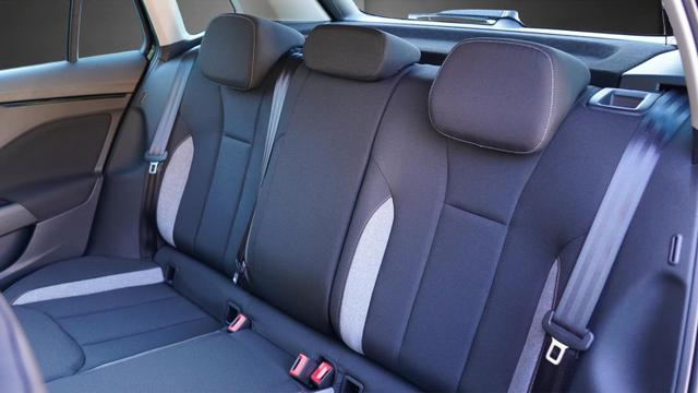 Skoda Kamiq Selection 1.5TSI DSG+AHK+KomfortPaket+BlackPaket+16" 