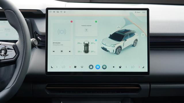 Lynk & Co 08 Core +ACC+PANO+LED+Plugin Hybrid 