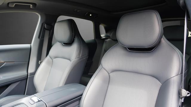 Lynk & Co 08 Core +ACC+PANO+LED+Plugin Hybrid 