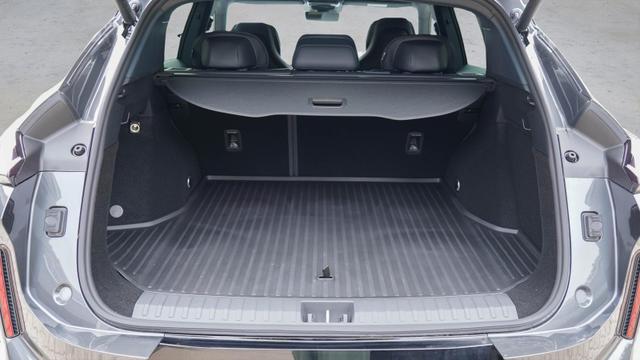 Lynk & Co 08 Core +ACC+PANO+LED+Plugin Hybrid 