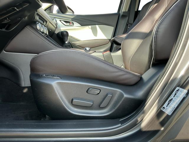 Mazda / CX-3 / grau / / / CX-3