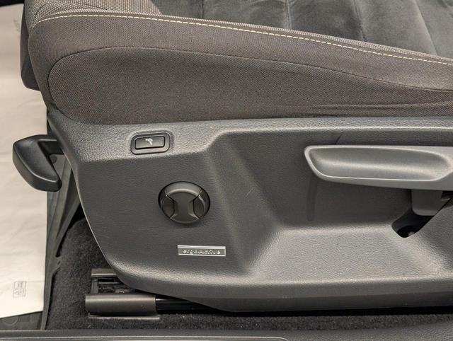 Volkswagen Golf Sportsvan Navi/SHZ/Massage/PDC/Tempom./AHK 