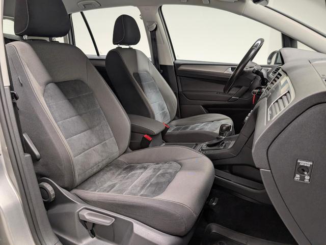 Volkswagen Golf Sportsvan Navi/SHZ/Massage/PDC/Tempom./AHK 