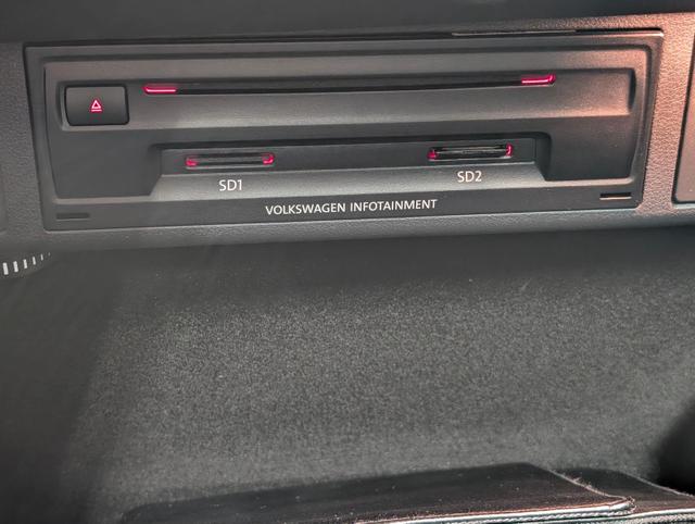 Volkswagen Golf Sportsvan Navi/SHZ/Massage/PDC/Tempom./AHK 