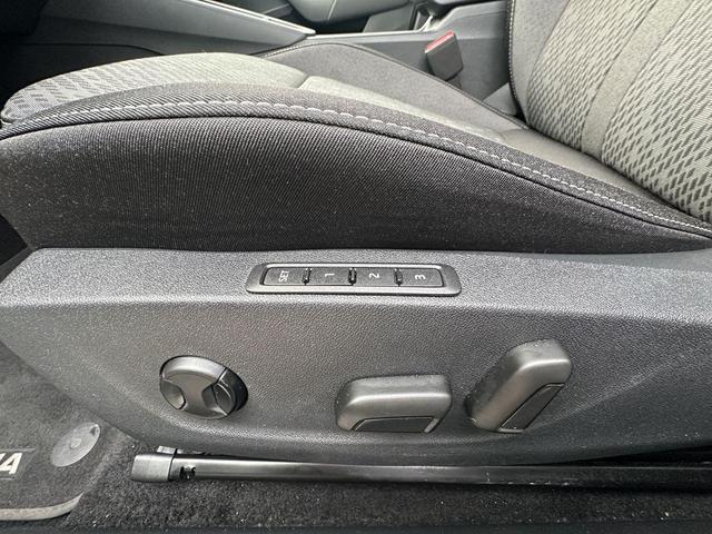 Skoda Octavia Combi LED/Virco/Carplay/Kam/SHZ/AHK/HUD 