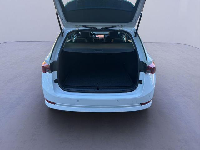 Skoda Octavia Combi Selection Plus LED/AHK/HuD/ACC/4xSHZ/Navi/Kam 