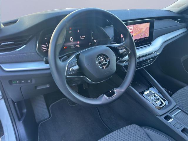 Skoda Octavia Combi Selection Plus LED/AHK/HuD/ACC/4xSHZ/Navi/Kam 
