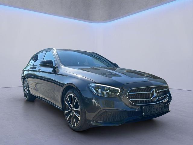 Mercedes-Benz E-Klasse AVANTGARDE E 300d 4Matic LED/AHK/MBUX/SHZ/ACC 