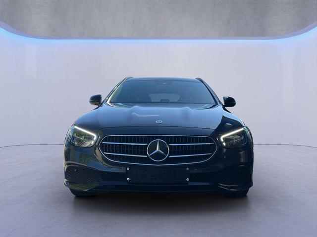 Mercedes-Benz E-Klasse AVANTGARDE E 300d 4Matic LED/AHK/MBUX/SHZ/ACC 
