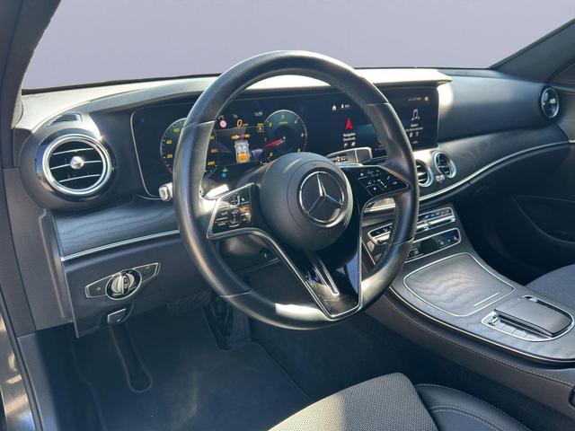 Mercedes-Benz E-Klasse AVANTGARDE E 300d 4Matic LED/AHK/MBUX/SHZ/ACC 