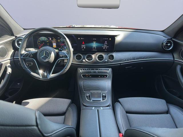 Mercedes-Benz E-Klasse AVANTGARDE E 300d 4Matic LED/AHK/MBUX/SHZ/ACC 