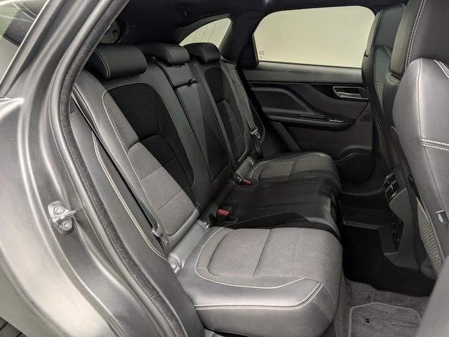 Jaguar F-Pace R-Sport AWD Navi/Pano/Meridian/Kam/19"LM 