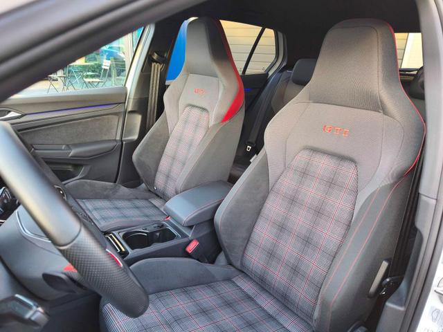 Volkswagen Golf VIII GTI LED/Carplay/H&K/KAM/SHZ/HeadUp 