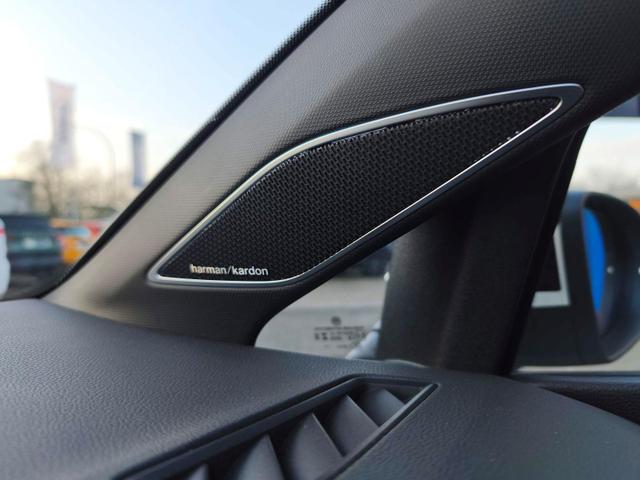 Volkswagen Golf VIII GTI LED/Carplay/H&K/KAM/SHZ/HeadUp 