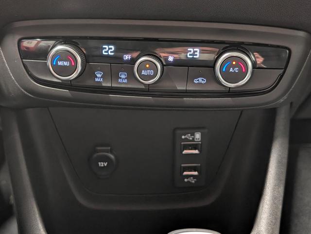 Opel Crossland X Elegance LED/Navi/AGR/PDC/Kam/16"LM 