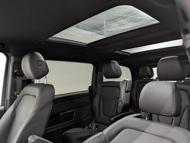 Mercedes-Benz V-Klasse V 300 lang AMG-Line LED/Pano/AHK/Leder/el.Türen 
