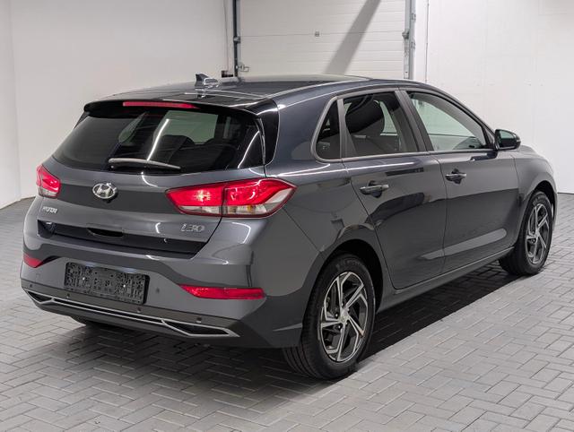 Hyundai i30 LED/SHZ/LHZ/PDC/Kam/Carplay/16"LM 