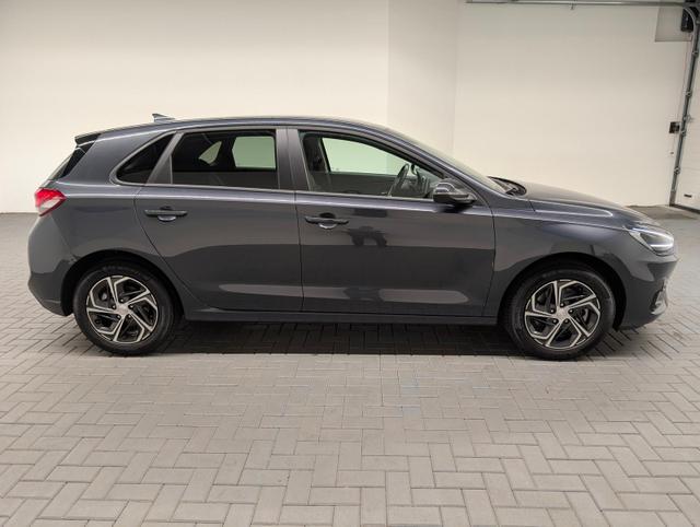 Hyundai i30 LED/SHZ/LHZ/PDC/Kam/Carplay/16"LM 
