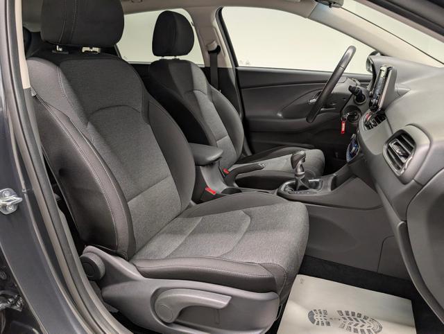 Hyundai i30 LED/SHZ/LHZ/PDC/Kam/Carplay/16"LM 