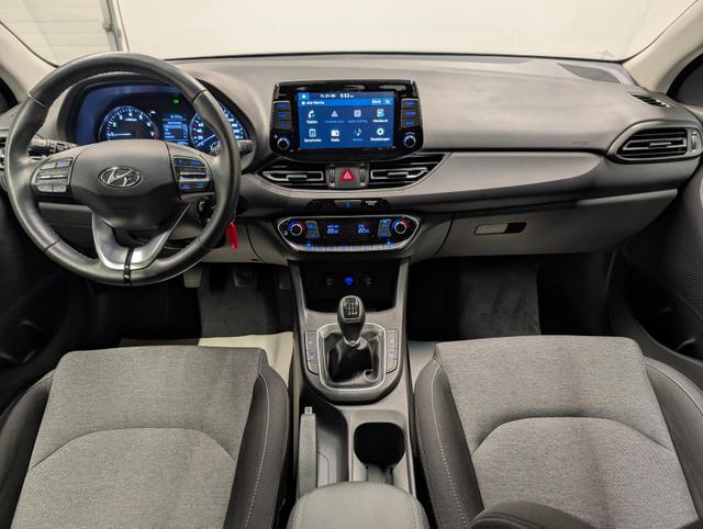 Hyundai i30 LED/SHZ/LHZ/PDC/Kam/Carplay/16"LM 
