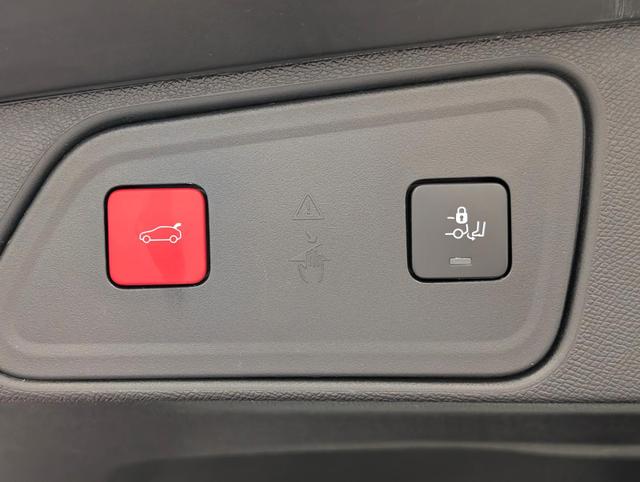 Peugeot 3008 GT LED/Navi/Pano/el.Heck/SHZ/360°Kam/19-LM 