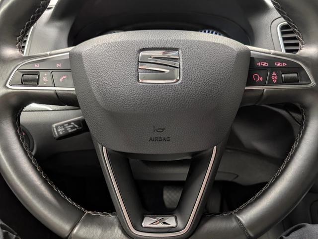 Seat Alhambra Xcellence 4Drive Stdhzg/Bi-Xenon/Navi/DAB/SHZ/Kam 