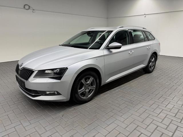 Gebrauchtfahrzeug Skoda Superb Combi - Style Bi-Xenon/Navi/SHZ/PDC/el.Heck/AHK