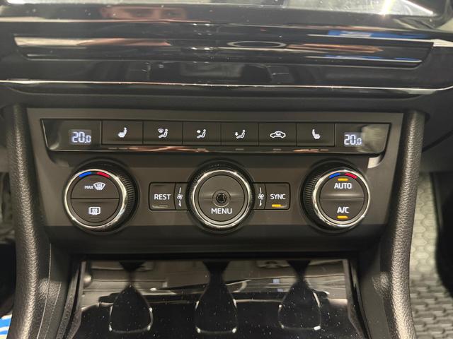 Superb Combi Style Bi-Xenon/Navi/SHZ/PDC/el.Heck/AHK 