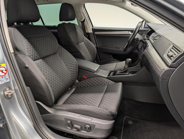 Superb Combi Bi-Xenon/Navi/SHZ/PDC/elHeck/Canton 