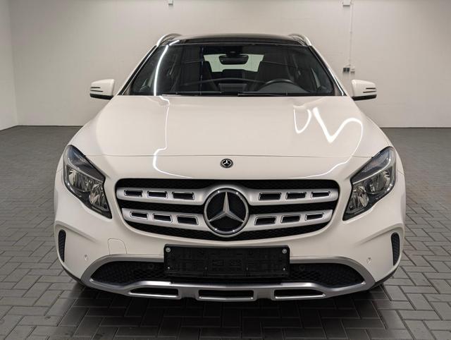 GLA 180 Navi/Pano/Kam/SHZ/el.Heck/Tempomat 